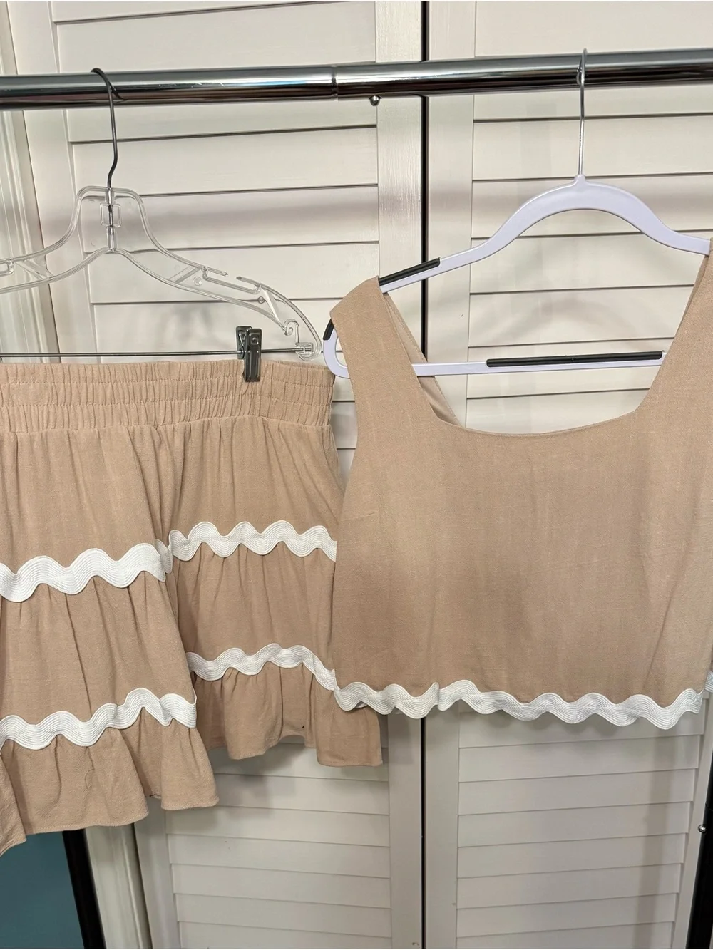 Beige Two-Piece Crop Top & Tiered Skirt Set with White Trim